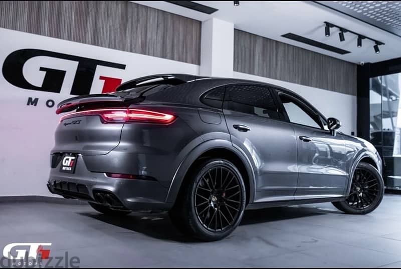 Porsche Cayenne 2022 1