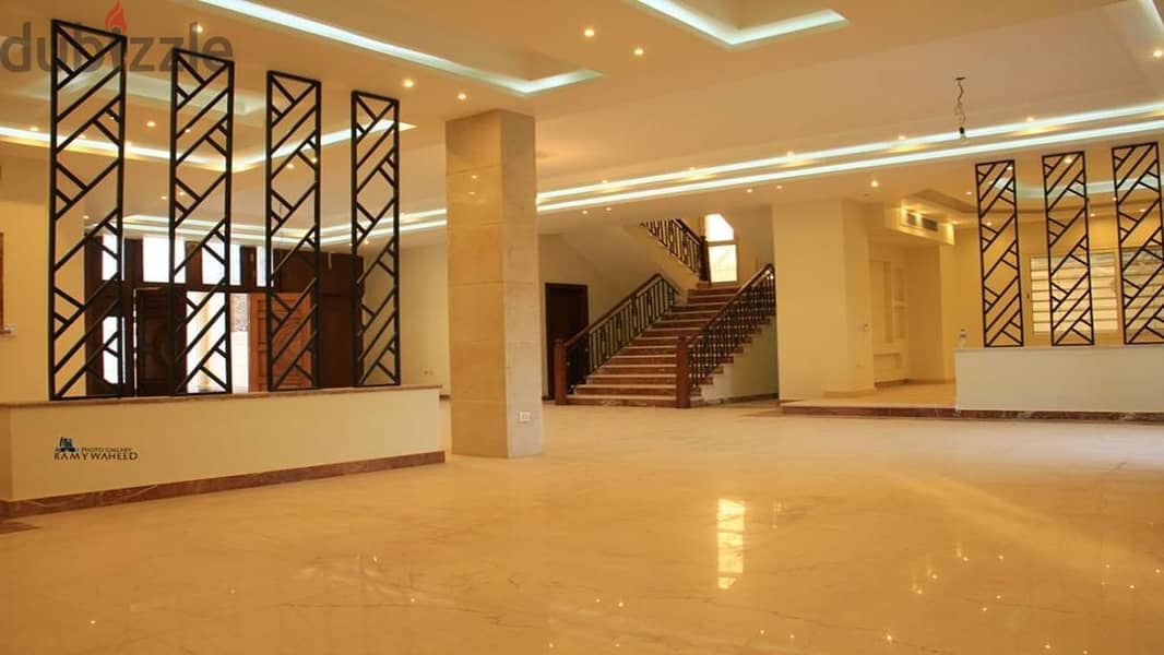 للبيع قصر ريسيل في الشيخ زايد على شارع النزهه الرئيسي 7غرف استلام فوري 10