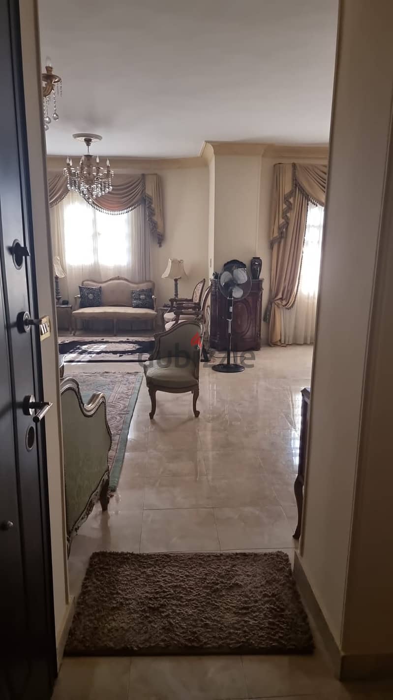 Penthouse for sale, 300 m + 60 m Roof in New Cairo 2