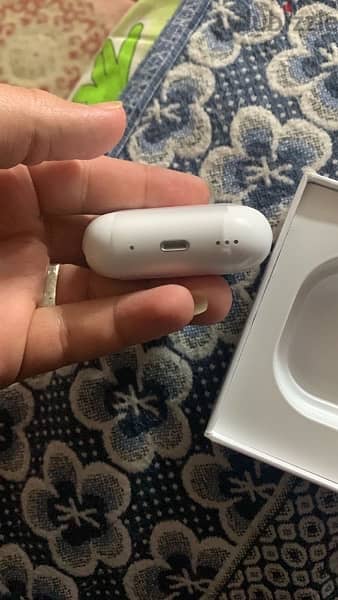 AirPods Pro 2nd Generation with MagSafe Charging Case 7