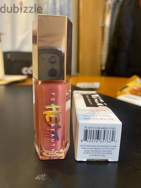 Fenty beauty lip gloss Fussy heat 2