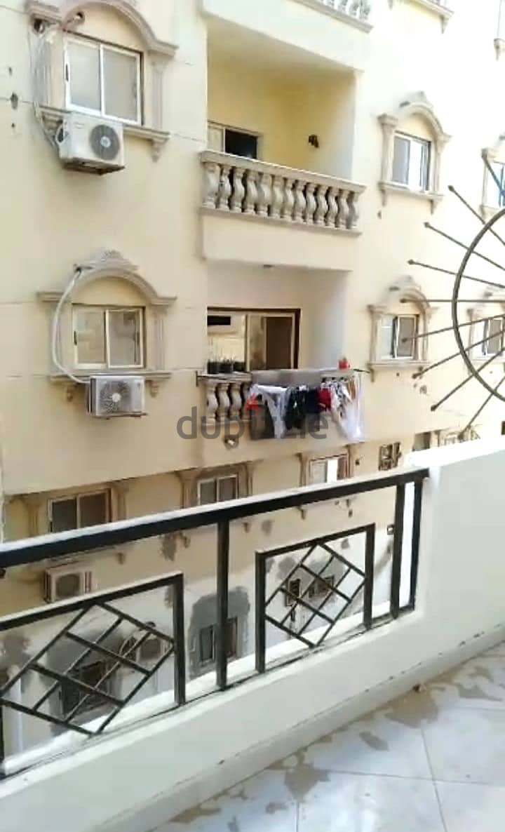 Great location, new, spacious flat with big balcony. 1