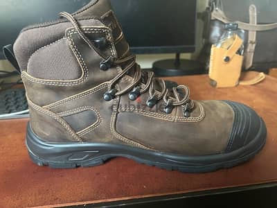 Activ Waterproof Safety Boots - Size: 46 / جزمه سيفتى اكتيف