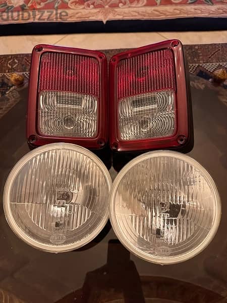 Front and rear Jeep Wrangler stock lamps 1