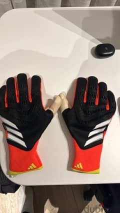 Size 10 Adidas Predator Pro Fingersave Goalkeeper Gloves