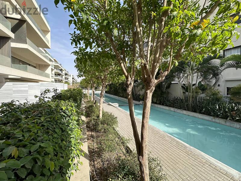 Ground apartment with pool & garden in lake view 0