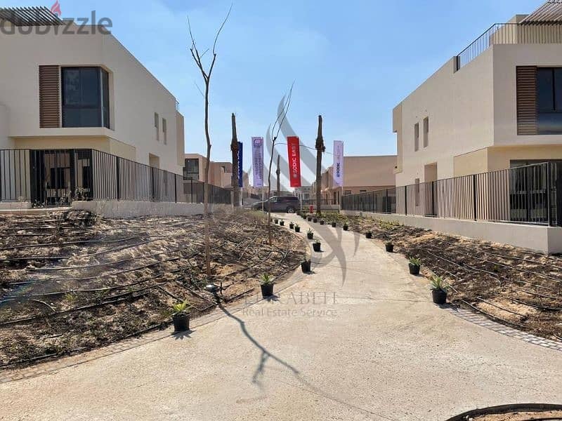 تاون هاوس كورنر للبيع في سوديك إيست نيو هيليوبلبس استلام فوري بمقدم و اقساط  Town house corner for sale insodic east 3