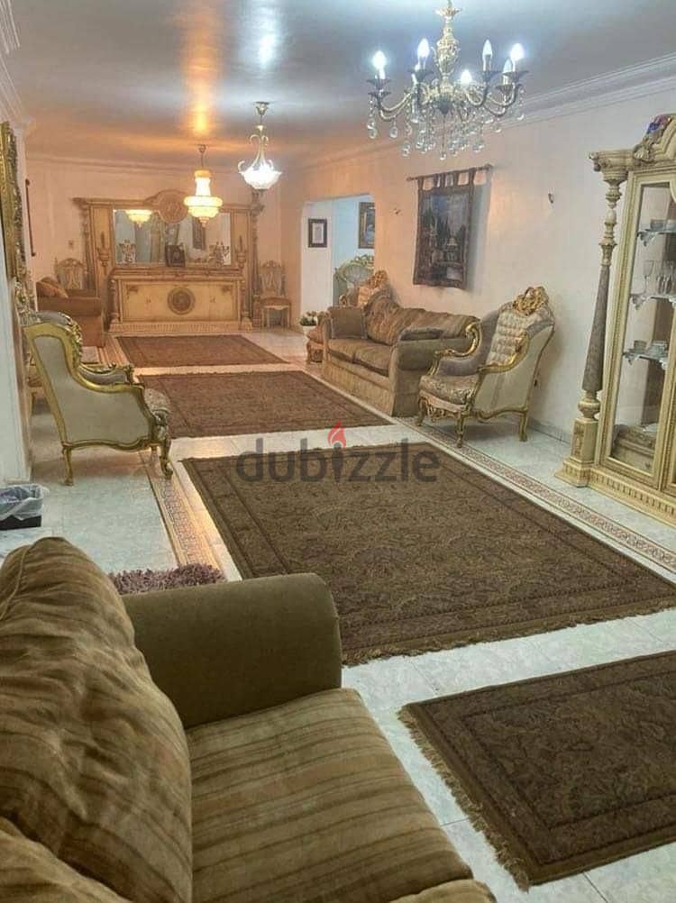 شقة للبيع في مصر الجديدة  أمام قصر الاتحادية مباشرة 295م بسعر مميز 0