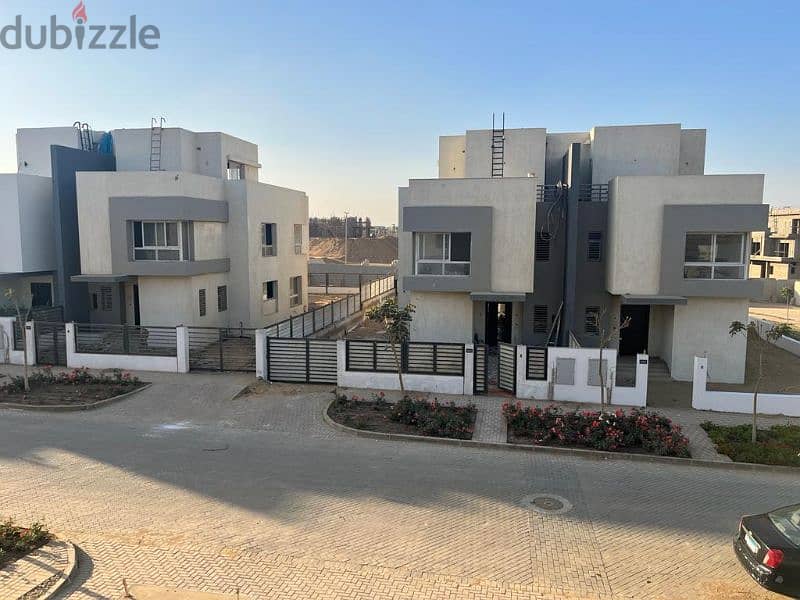 Twin House Modern 280 SQM | Very Prime Location On Greenery View | Hyde Park New Cairo توين هاوس جاهز للاستلام هايد بارك التجمع الخامس 1