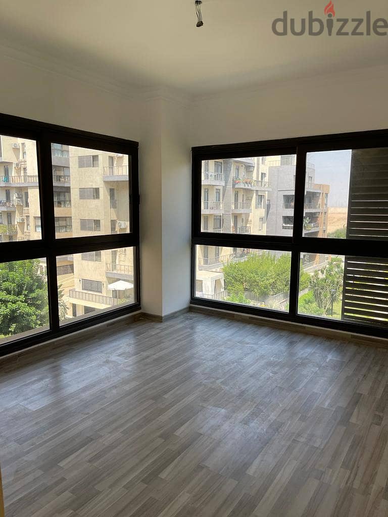 Apartment in privado for sal  near to open air mall and bank square 2