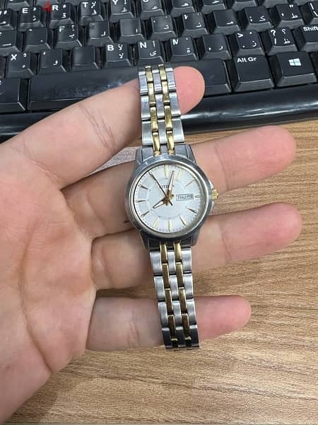 Citizen Women Watch silver/gold ( My ex’s ) 1