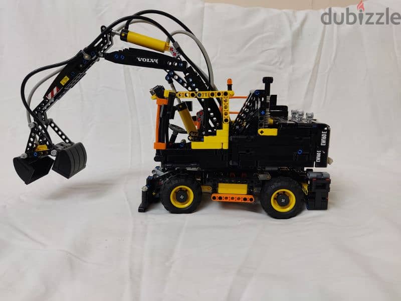 Lego technic Volvo EW160E 2