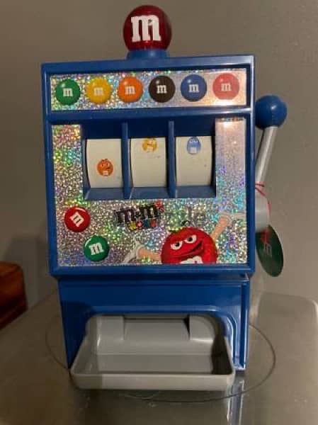 m&m  slot machine 0