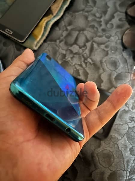 Galaxy A 30s  بالكرتونه و الشاحن 3