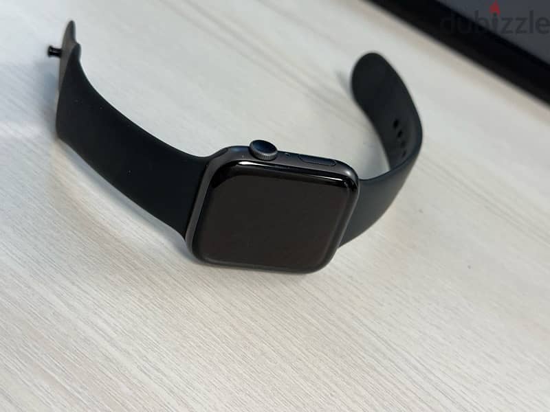 apple watch series 6 excellent condition 0