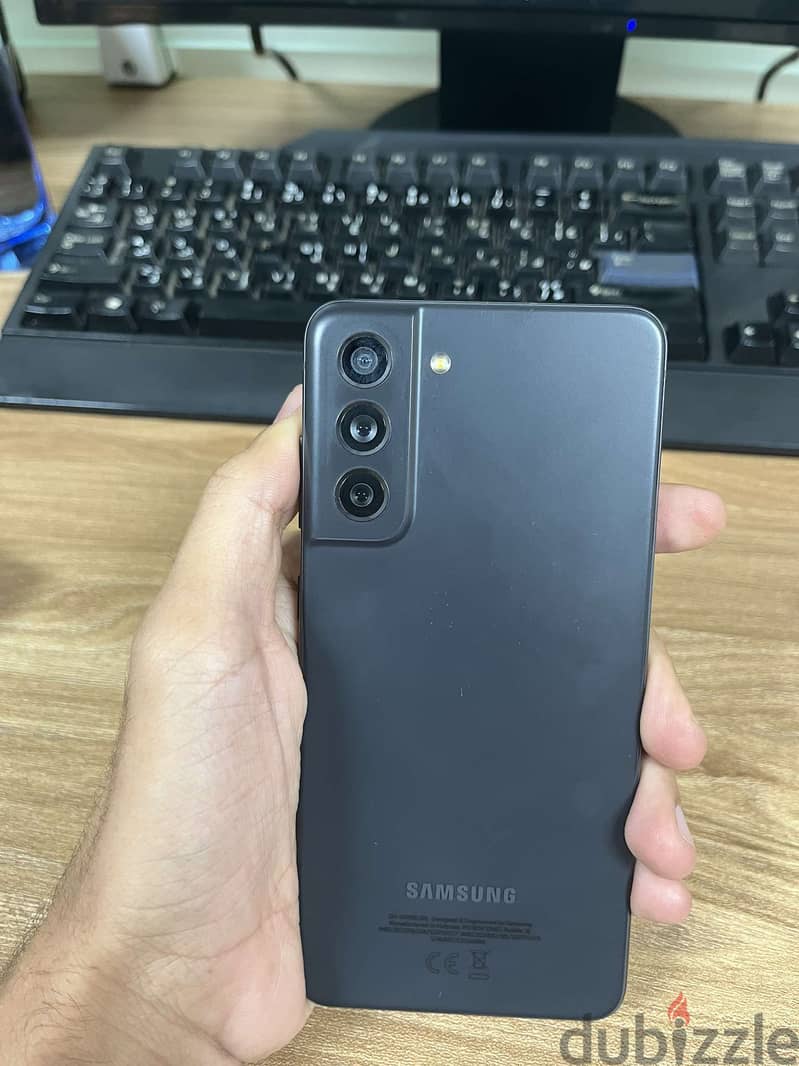 Samsung S21 FE (8/128GB) 2