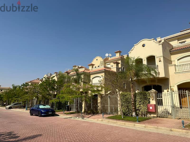 Townhouse for sale 210m Ready To move Patio 5 Shorouk City 3
