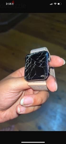 apple watch series 3 شاشة مكسورة 0