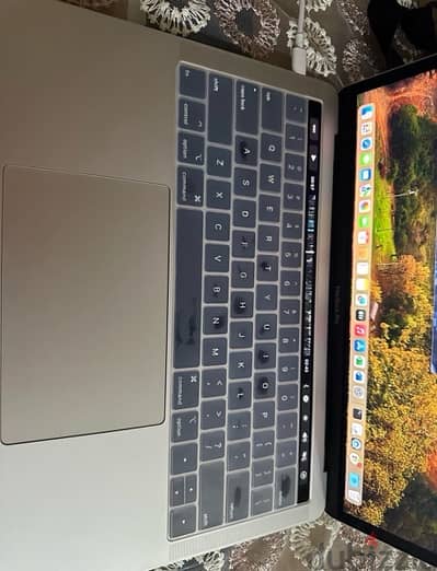 لابتوب macBook pro2018 tatch par