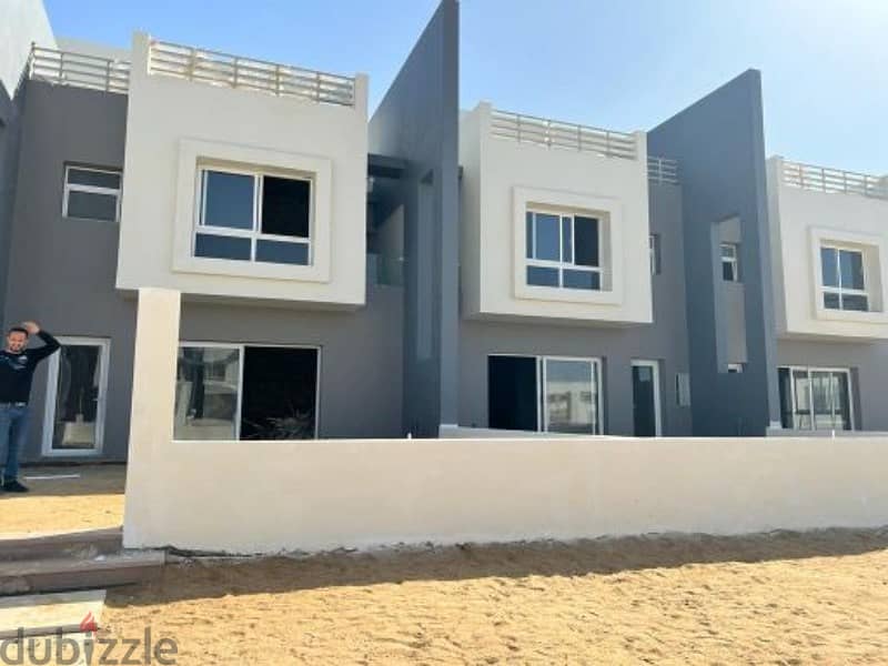 For sale Best Townhouse 250m in Hyde Park Compound, Ready to move of a building ready for sale with down payment and installments View landscape 0
