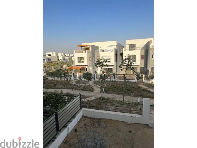 For sale Best Townhouse 250m in Hyde Park Compound, Ready to move of a building ready for sale with down payment and installments View landscape 5