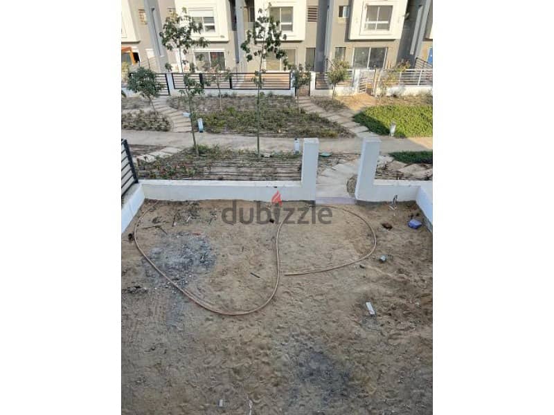 For sale Best Townhouse 250m in Hyde Park Compound, Ready to move of a building ready for sale with down payment and installments View landscape 6