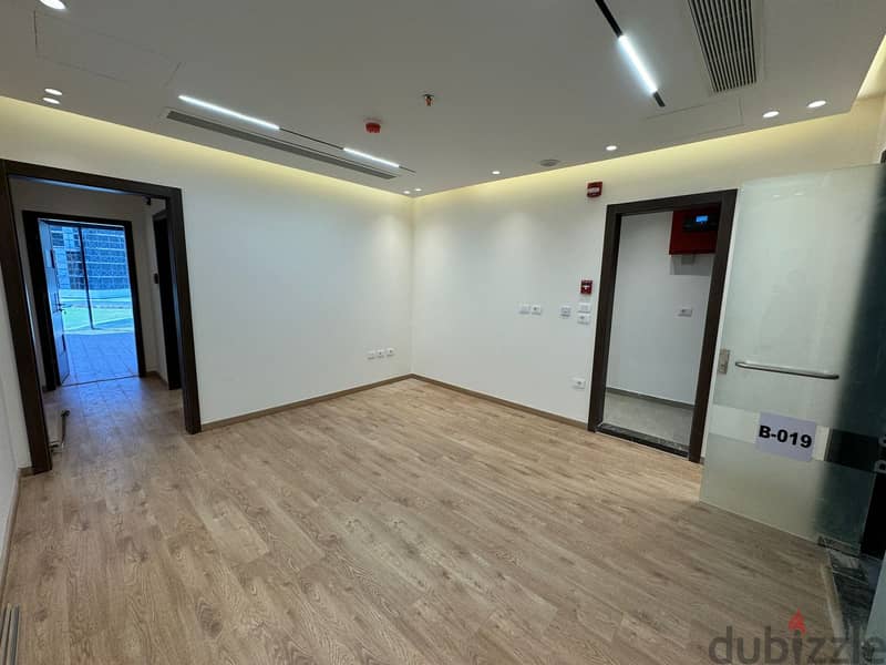 For sale a special finishing office with an area of 130 m²,Ready to move in Hyde Park Compound, very special at the lowest price in the Market 2