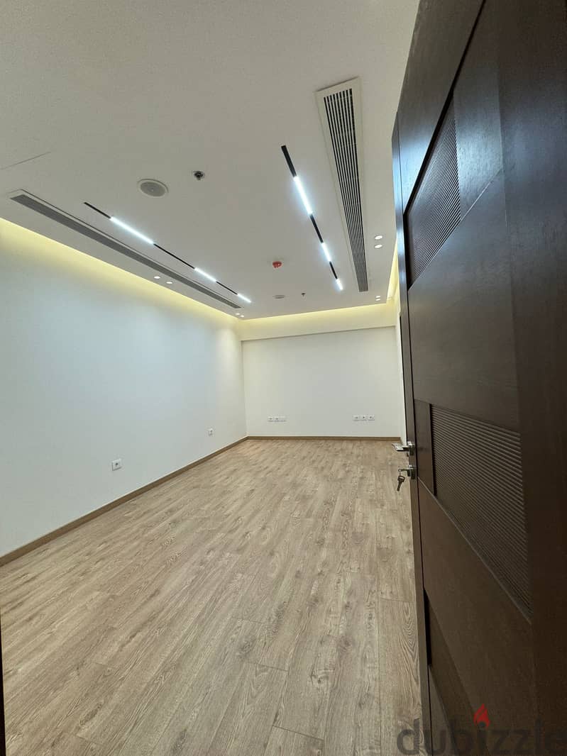 For sale a special finishing office with an area of 130 m²,Ready to move in Hyde Park Compound, very special at the lowest price in the Market 5