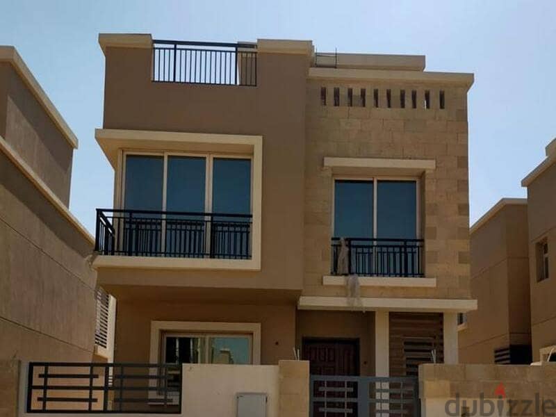 Villa for sale with special price in New Cairo  فيلا بحديقة خاصة للبيع داخل كمبوند ساكن بالتجمع اخر شارع الثورة 4