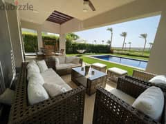 For sale stand-alone ready to move with private pool in hacienda bay first row sea view 0