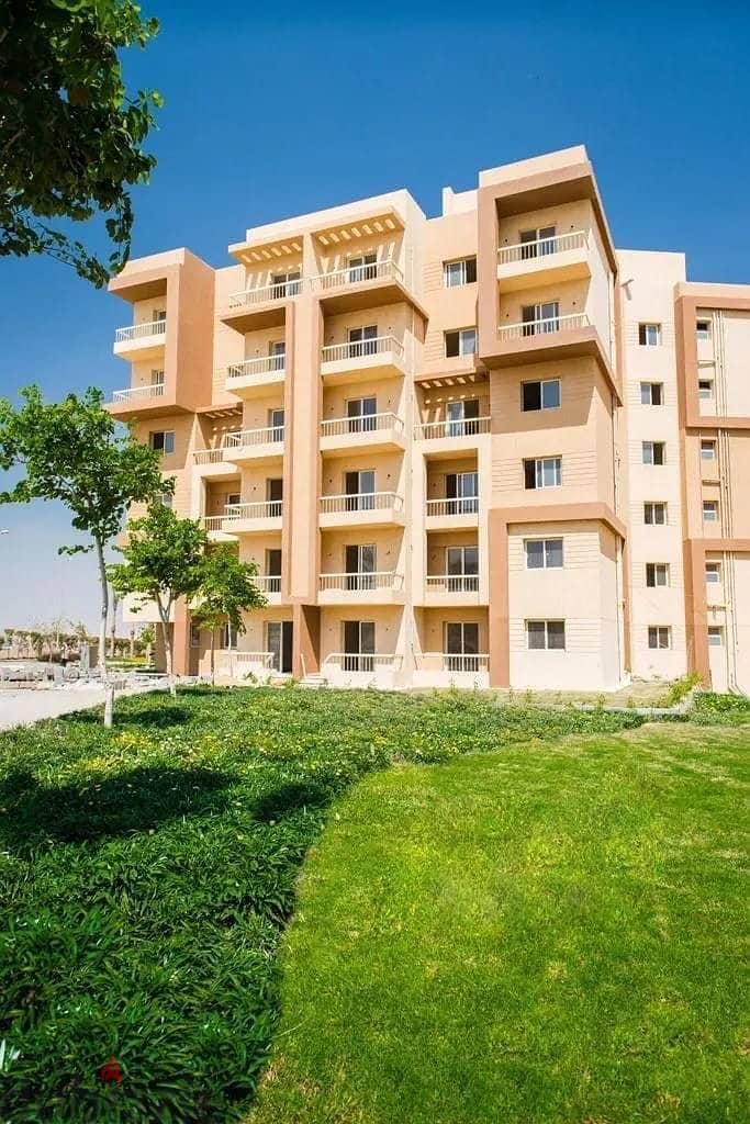 Apartment for sale in Ashgar City, 3 rooms, semi-finished, with a distinctive landscape view, the lowest down payment of 10%, and a payment period of 8