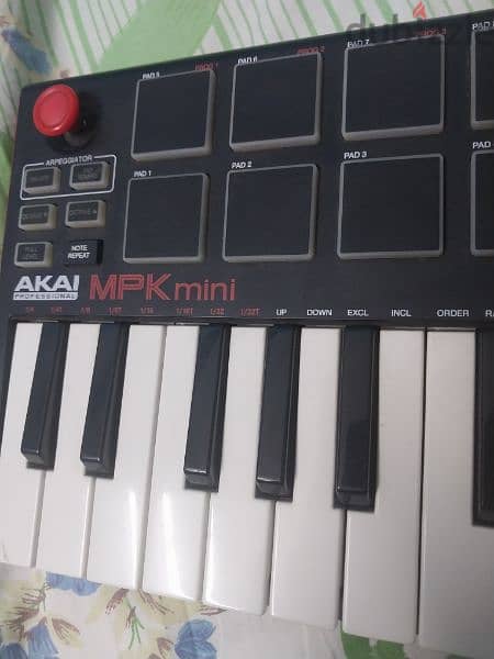 akai mpk mini mk3 4