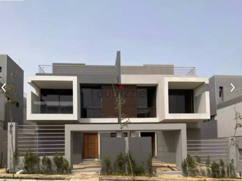 Luxury townhouse for sale in patio Town new cairo  فرصة فيلا للبيع ف باتيو تاون امام ال AUC التجمع 6