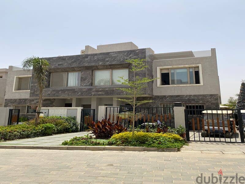 Own nw with 10% dp only , Luxury villa with private garden in Sun capital  فيلا مميز للبيع بحديقة خاصة 160م في صن كابيتال 0