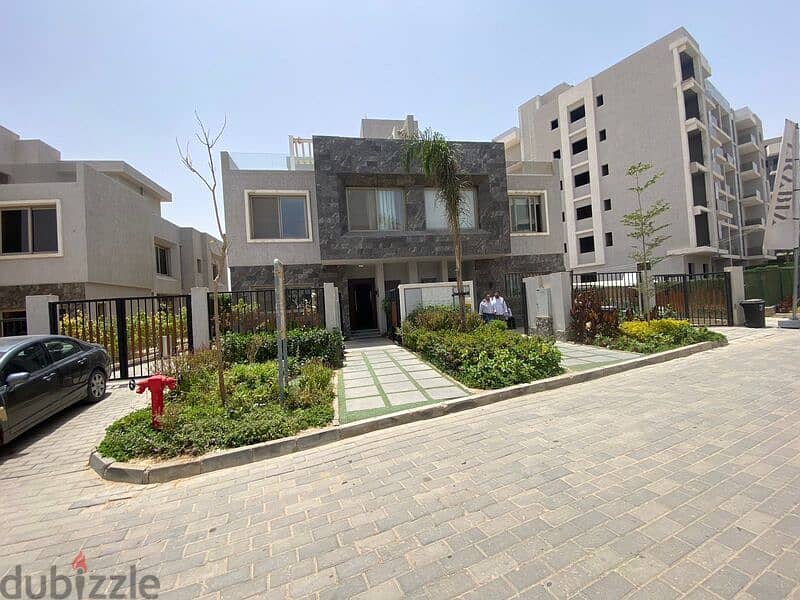 Own nw with 10% dp only , Luxury villa with private garden in Sun capital  فيلا مميز للبيع بحديقة خاصة 160م في صن كابيتال 1
