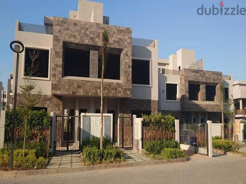 Own nw with 10% dp only , Luxury villa with private garden in Sun capital  فيلا مميز للبيع بحديقة خاصة 160م في صن كابيتال 4