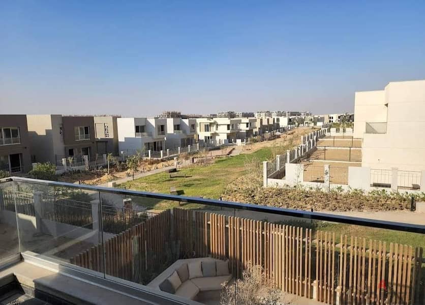 At a snapshot price, own a 194 sqm townhouse in a full-service compound in October, Badya Palm Hills 5