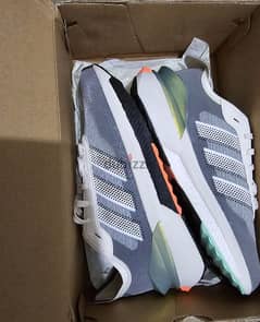 Adidas avryn