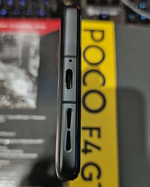 Poco f4 gt / Redmi K50 gaming 3