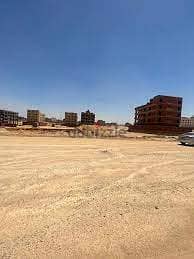 للبيع ارض سكنية بمنطقة غرب الجامعات في الاندلس استلام فوري بجوار محور AUC 3