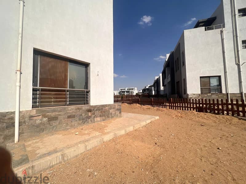 Twin house for sale, land area 700m and building area 410m 5