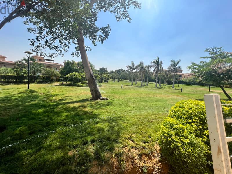 Villa for sale in Madinaty B, immediate delivery, excellent view on open wide garden, 1298 m 1