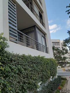 Luxurious Apartment for sale, 167 sqm + Private Garden with a very distinctive landscape view in front of Cairo International Airport, available on in