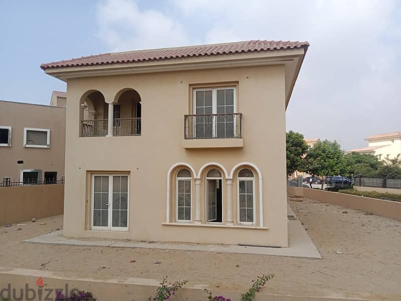 stand alone villa for sale, semi-finished, ready to move In the heart of New Cairo 1