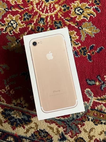 iPhone 7 32G Gold استخدام نظيف جداً بالعلبة 2