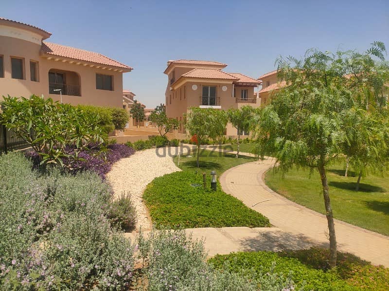 stand alone villa for sale, semi-finished, ready to move In the heart of New Cairo 4