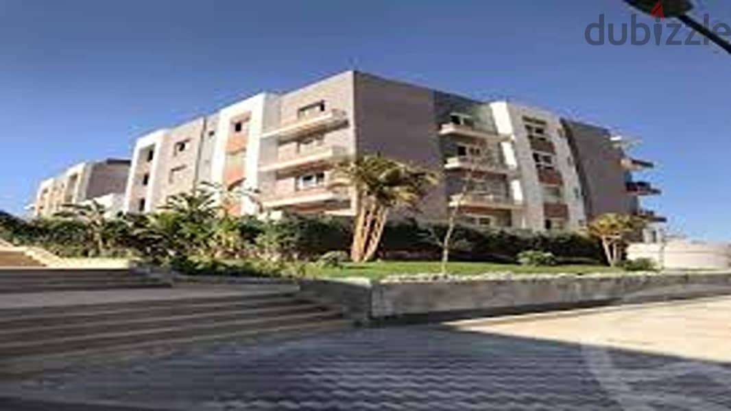 تشطيب 80 في الميه شقه ارضي  للبيع ب جاردن regency square compound 8