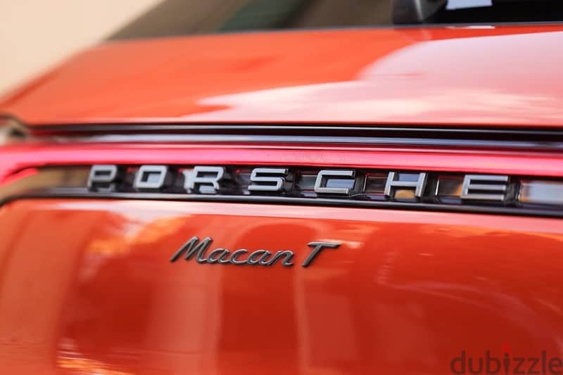 Porsche Macan  T MODEL 2023 14,000 km only 8