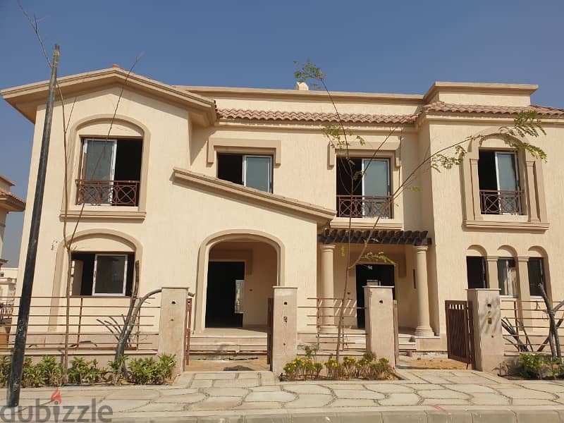 For sale in installments a twin house villa with the lowest total on the stream view 0