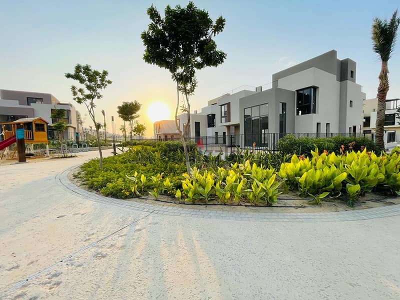 شقة 3غرف نوم متشطبة بجوار الجامعة البريطانية في كمبوند سوديك / fully finished apartment 3 Beds for sale in sodic east al shorouk 4